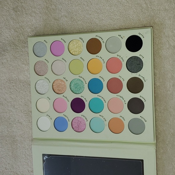 Kara Beauty 60's Creative Beauty Palette - Picture 6 of 6